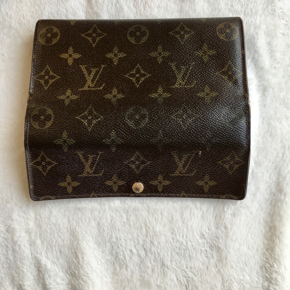 Authentic Louis Vuitton Wallet w/ Box and Bag - Picture 3 of 8